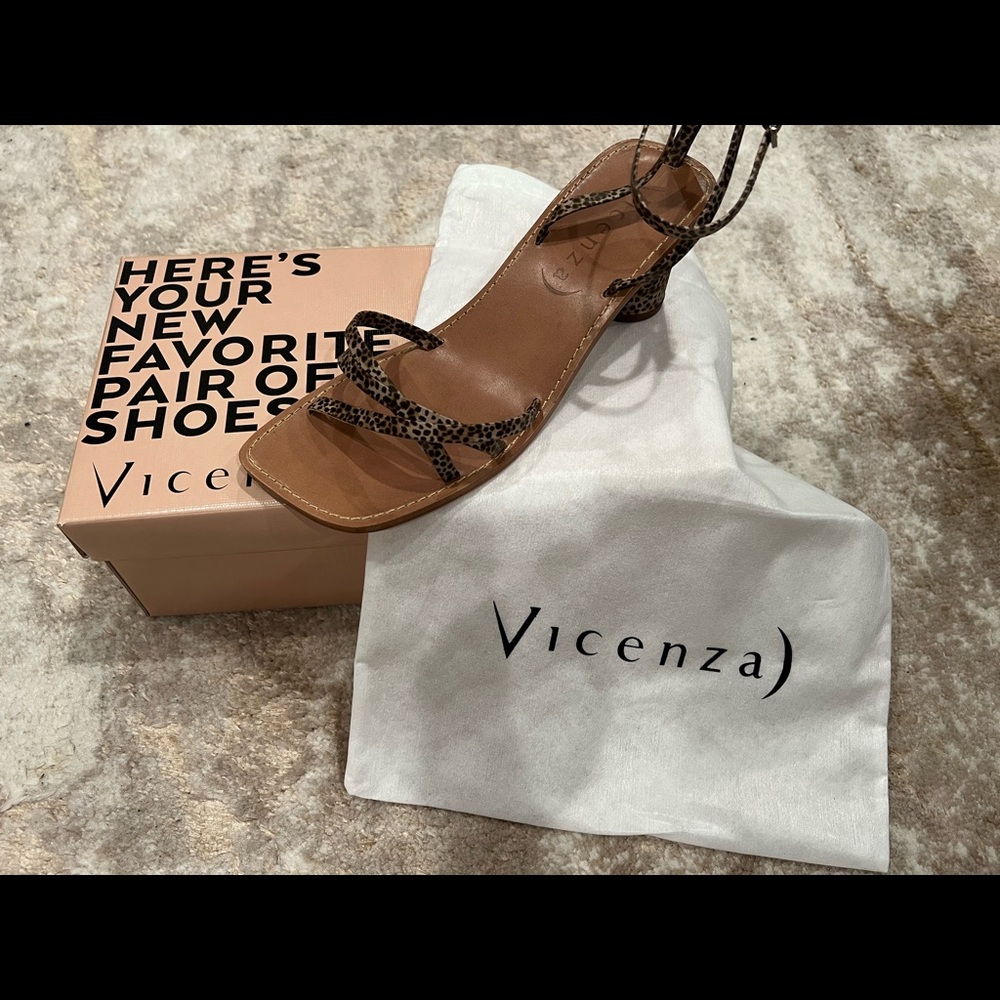 Anthropology-Vicenza Strappy Round-Heeled Sandals. New!